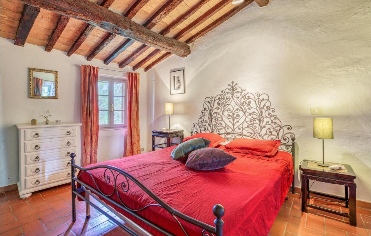 Amazing home in Foiano with 5 Bedrooms, WiFi&Outdoor swimming pool Foiano Della Chiana Buitenkant foto