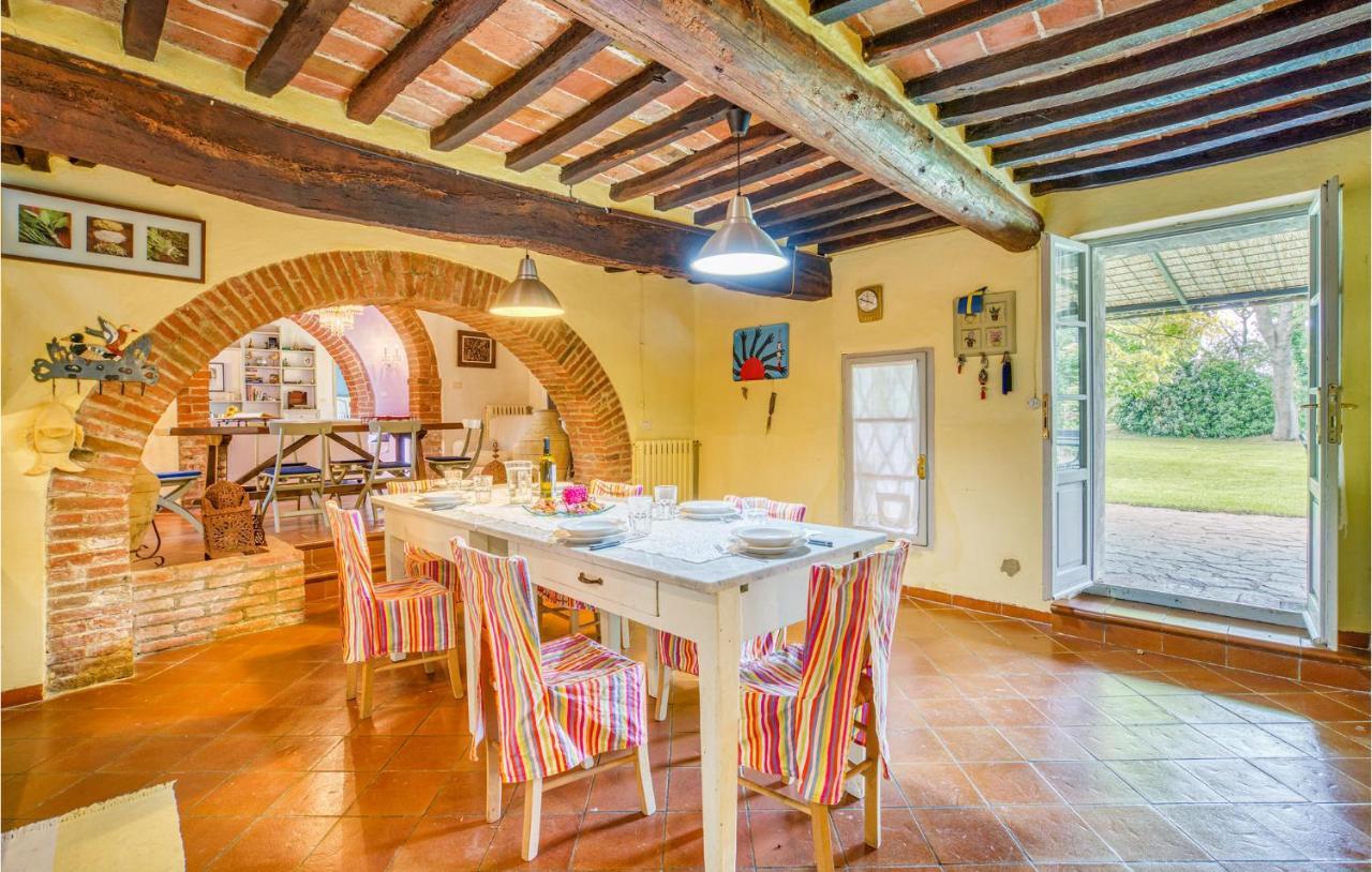Amazing home in Foiano with 5 Bedrooms, WiFi&Outdoor swimming pool Foiano Della Chiana Buitenkant foto