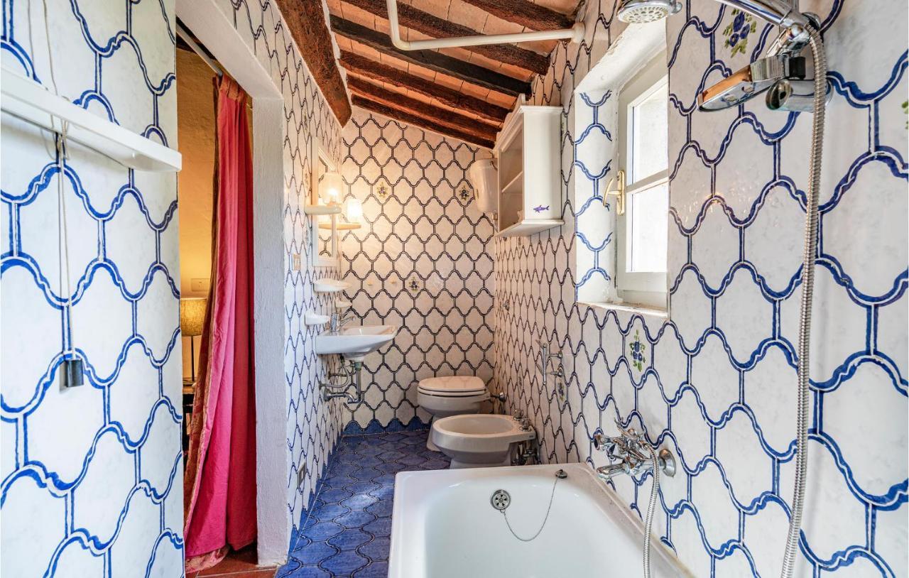 Amazing home in Foiano with 5 Bedrooms, WiFi&Outdoor swimming pool Foiano Della Chiana Buitenkant foto