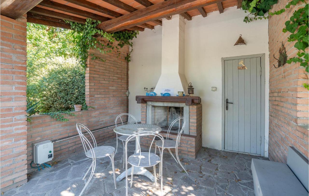 Amazing home in Foiano with 5 Bedrooms, WiFi&Outdoor swimming pool Foiano Della Chiana Buitenkant foto