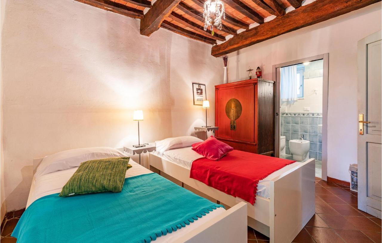 Amazing home in Foiano with 5 Bedrooms, WiFi&Outdoor swimming pool Foiano Della Chiana Buitenkant foto