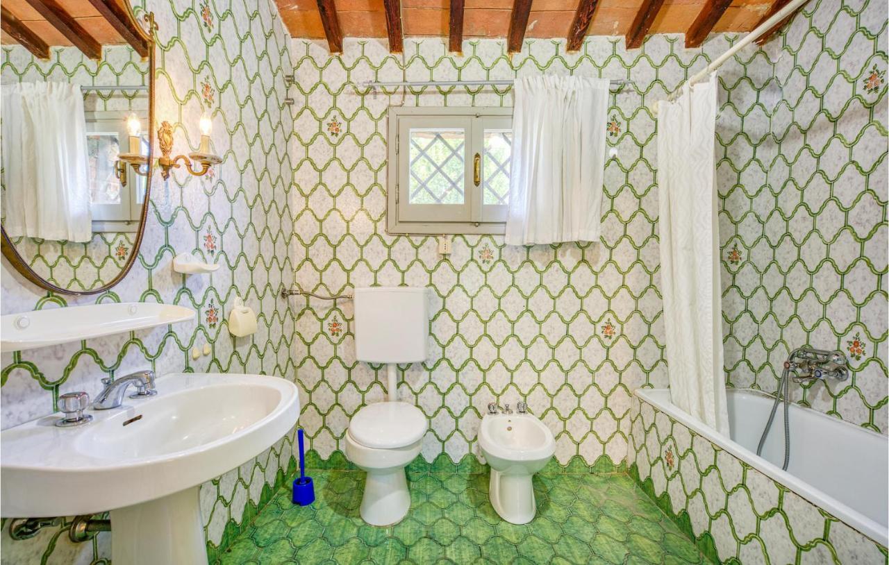 Amazing home in Foiano with 5 Bedrooms, WiFi&Outdoor swimming pool Foiano Della Chiana Buitenkant foto